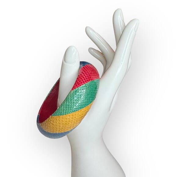RARE VTG 1970s Colorblock Rainbow Snakeskin Bangle Bracelet Retro Jewelry - Picture 6 of 6